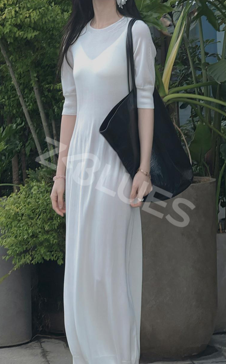 Slimming Blend Knit Dress with Slit - Image 4