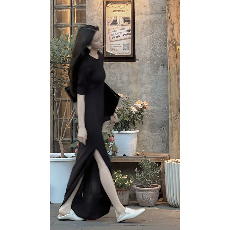 Slimming Blend Knit Dress with Slit - Image 5
