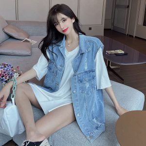 Retro Denim Vest for Men and Women Loose Fit Layering Design