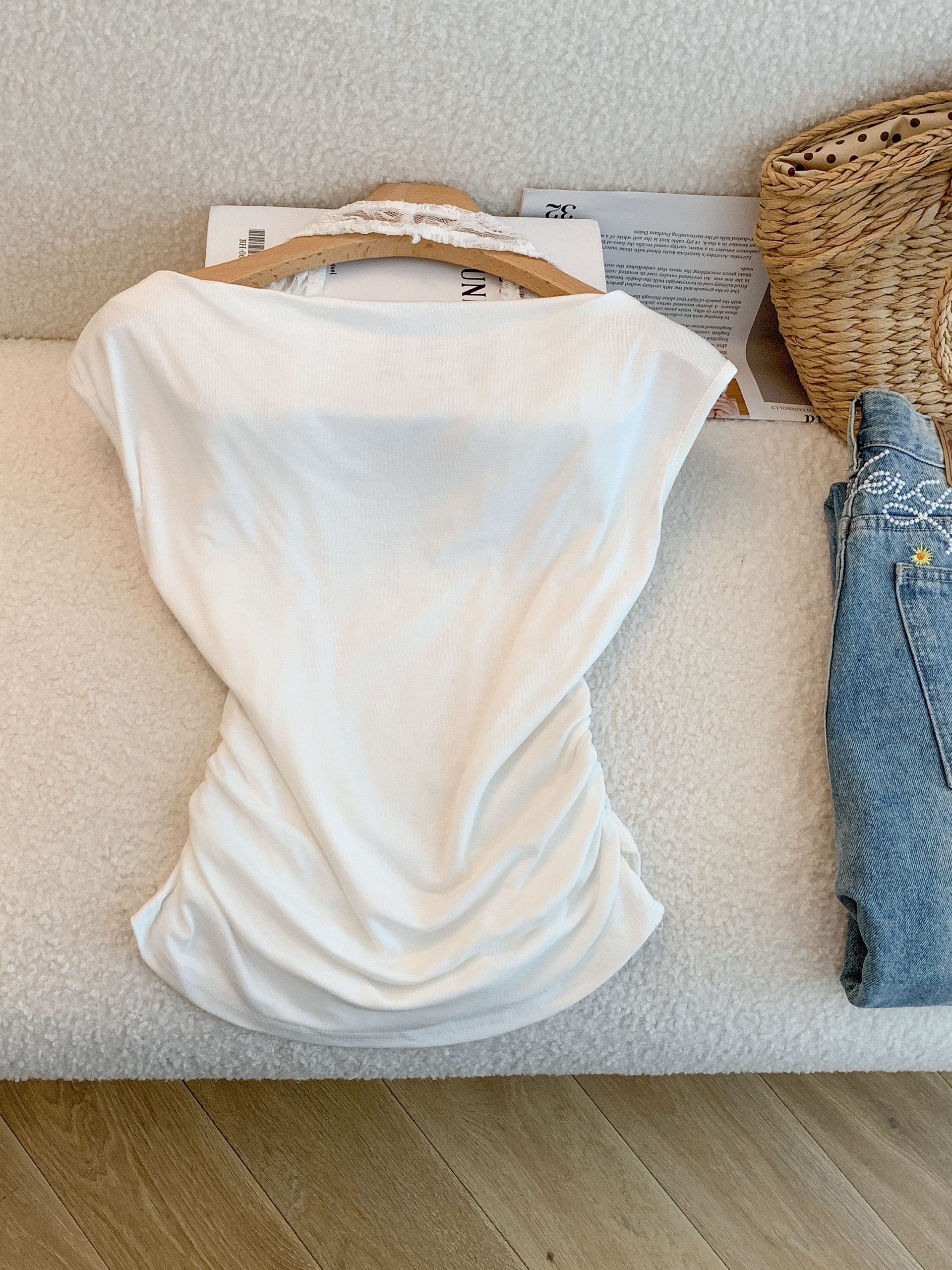 French Style Halter Neck Cold Shoulder Short Sleeve T-Shirt for Women Summer New Design Slimming Top - Image 4